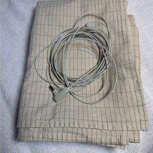 Grounding sheet 114x30 with cord.
Silver threads. Earthing
